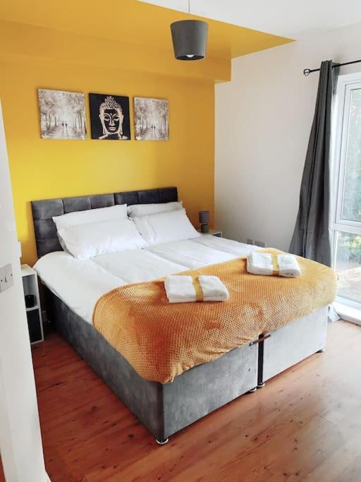 2 Bed Apartment With Free Parking Челмсфорд Екстериор снимка
