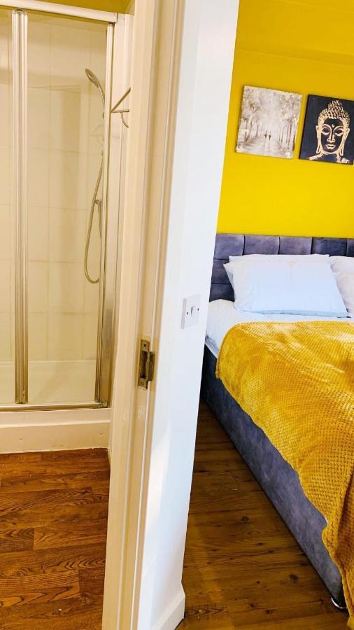 2 Bed Apartment With Free Parking Челмсфорд Екстериор снимка